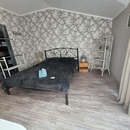 Гостьовий Будинок Осокорки Kyiv Exterior photo